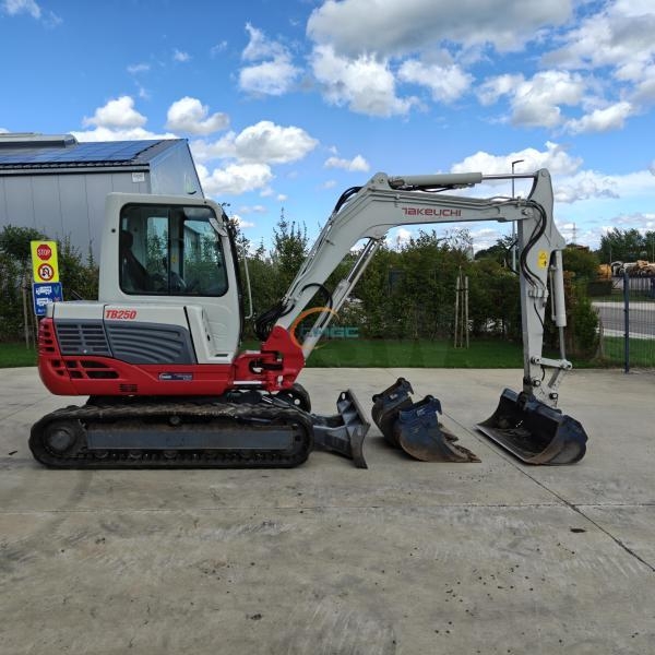 2018 Takeuchi TB 250, 1.410 mth, Import Auf Lager in der EU — Foto 1