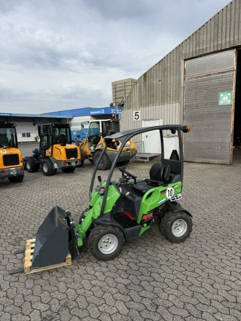 2026 Avant Multifunktionslader 225, Import Auf Lager in der EU — Foto 1