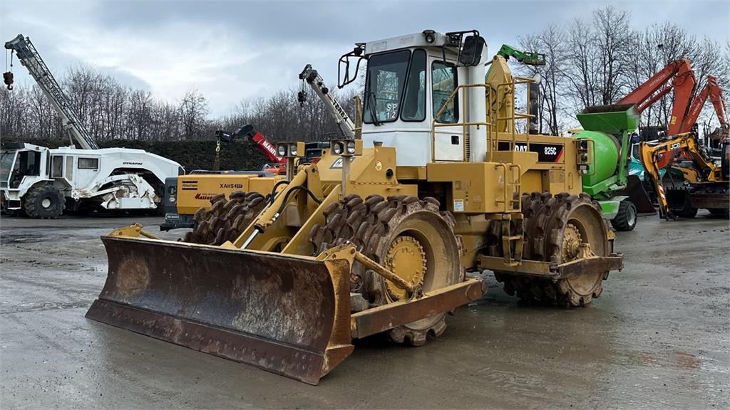 1995 Cat 825C, 8.560 mth, Import Auf Lager in der EU — Foto 1
