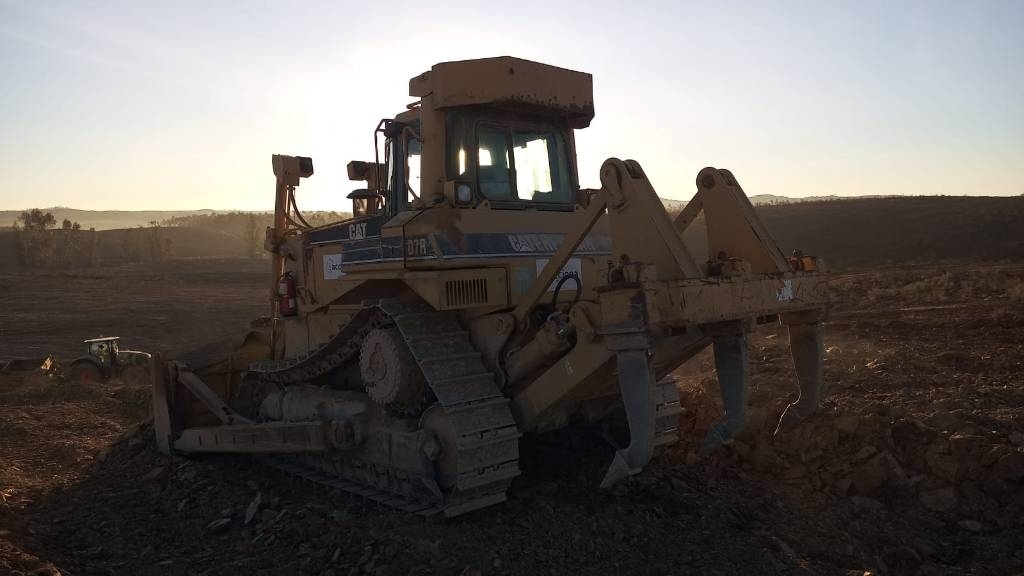 2001 Cat D 7 R, 23.600 mth, Import Auf Lager in der EU — Foto 1