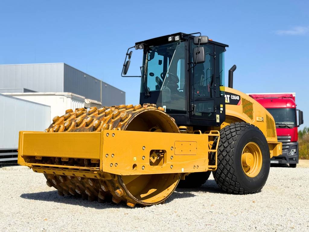 2021 Cat CS64B, 2.540 mth, Import Auf Lager in der EU — Foto 1