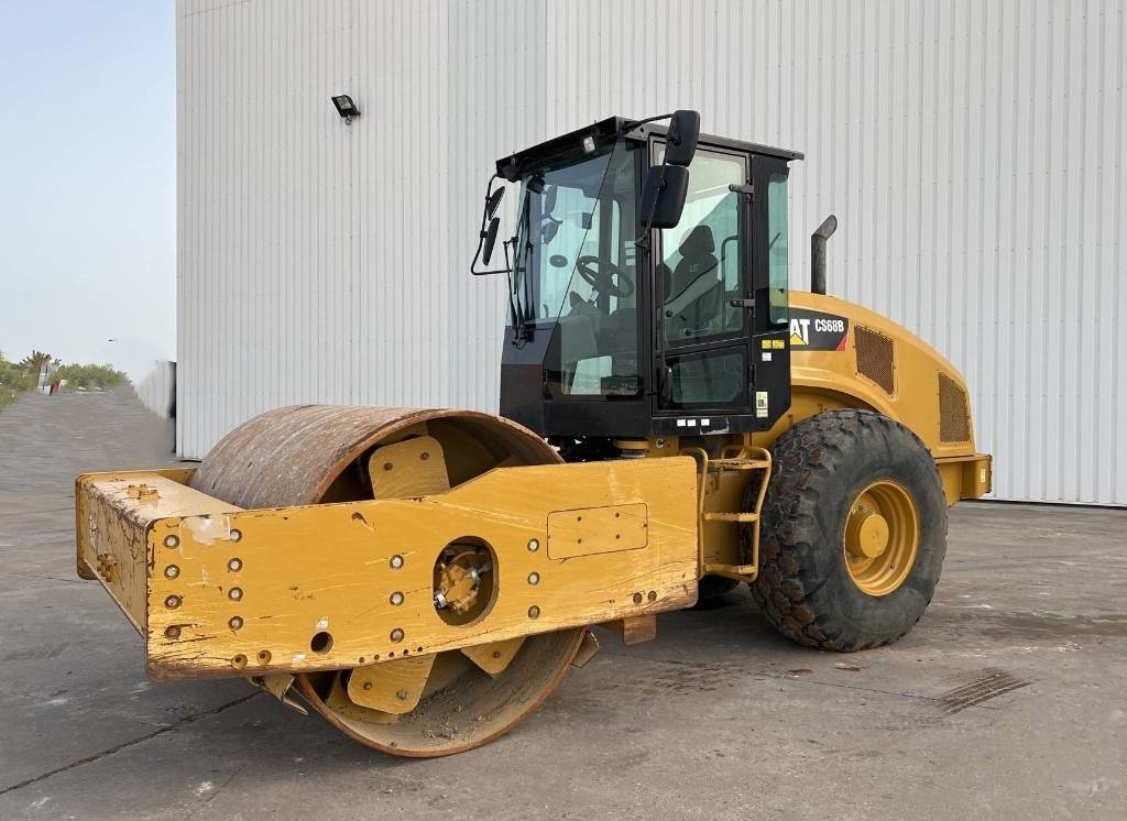 2015 Cat CS68B Vibrating Compactor CAT, 2.622 mth, Import Auf Lager in der EU — Foto 1