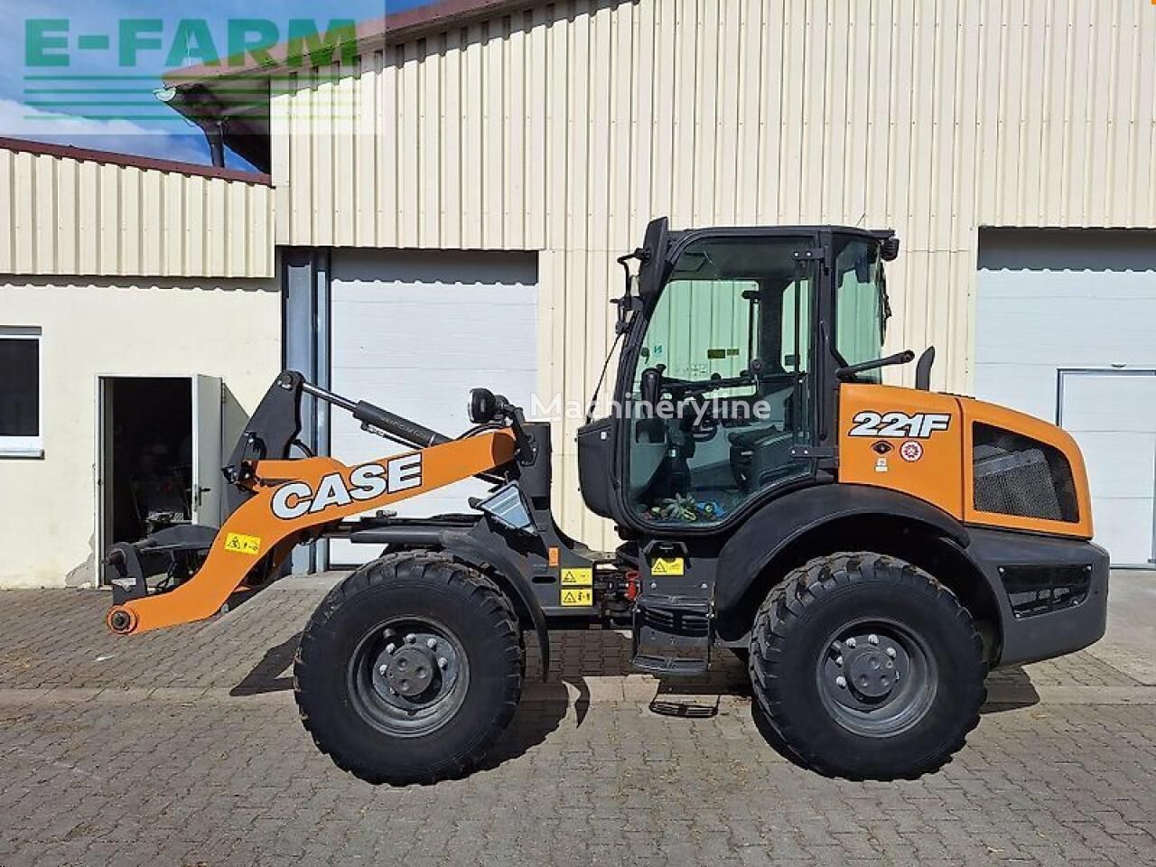 2023 Case 221, Import Auf Lager in der EU — Foto 1