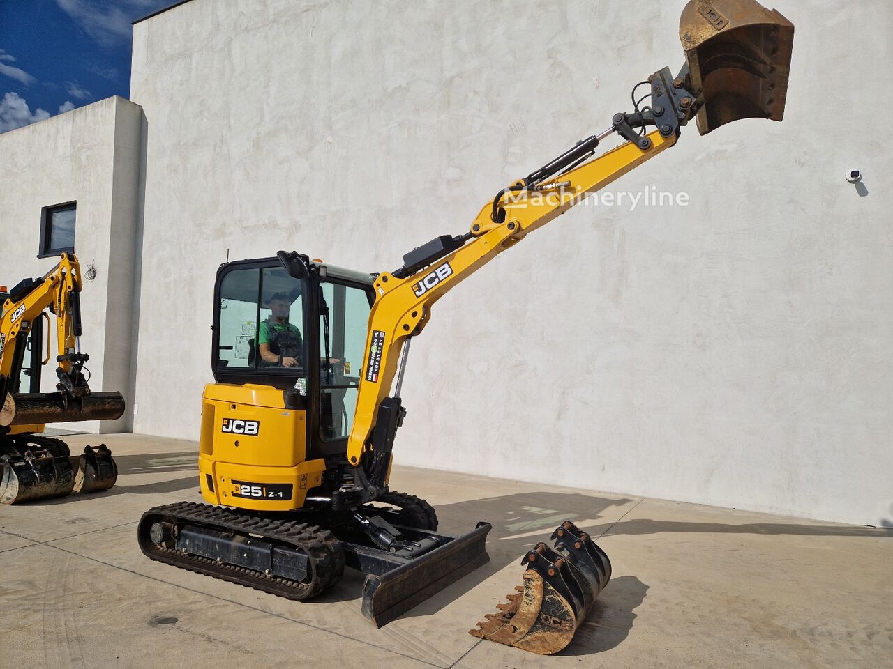 2025 JCB 25, 159 mth, Import Auf Lager in der EU — Foto 1
