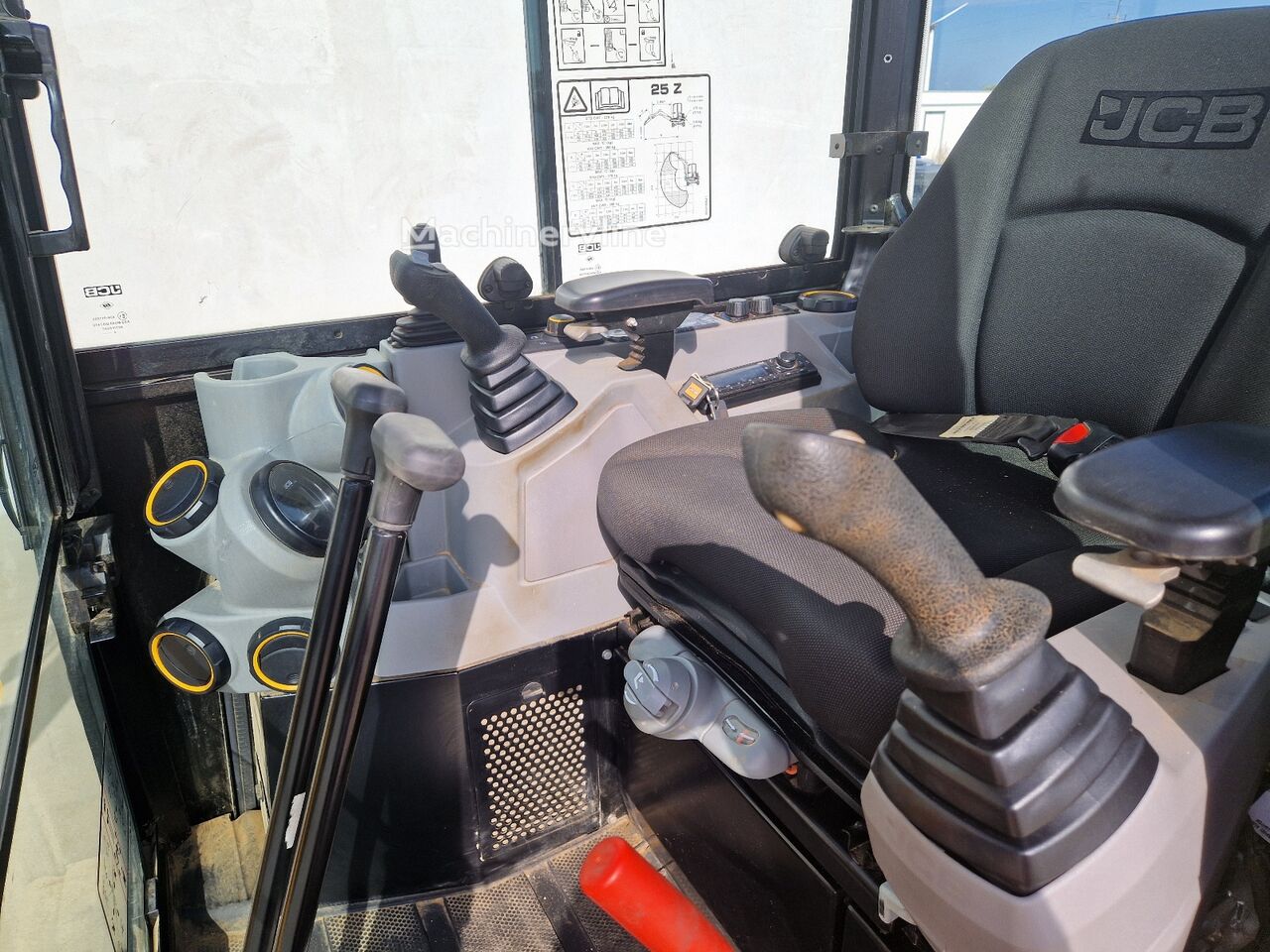 2025 JCB 25, 159 mth, Import Auf Lager in der EU — Foto 12 z 16