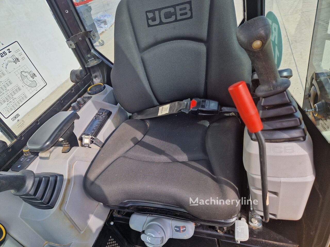 2025 JCB 25, 159 mth, Import Auf Lager in der EU — Foto 13 z 16