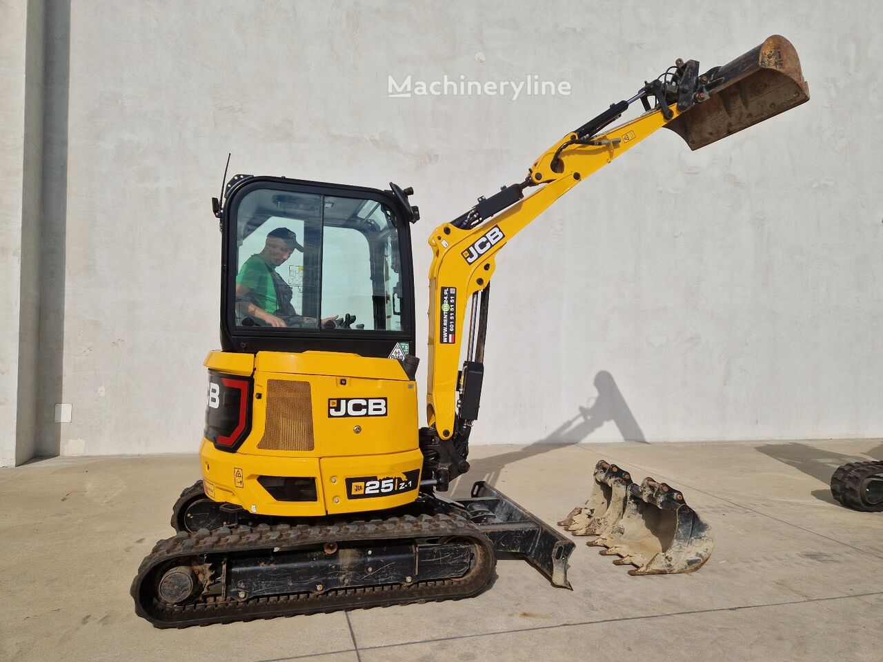 2025 JCB 25, 174 mth, Import Auf Lager in der EU — Foto 3 z 16