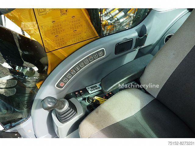 2011 JCB JS, 4.518 mth, Import Auf Lager in der EU — Foto 15 z 16