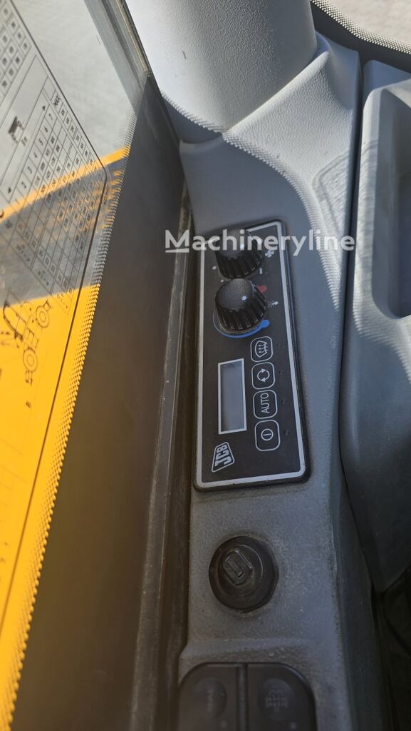 2018 JCB JS, 2.870 mth, Import Auf Lager in der EU — Foto 11 z 16