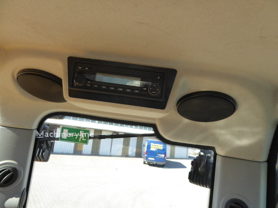 2018 JCB JS, 2.870 mth, Import Auf Lager in der EU — Foto 13 z 16