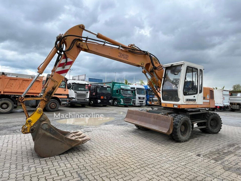 1994 Liebherr, 8.143 mth, Import Auf Lager in der EU — Foto 1 | AMECAR 1994 Liebherr, 8.143 mth, Import Auf Lager in der EU — Foto 1