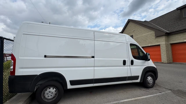 2023 RAM Promaster 2500 High Roof, 51.000 km, Import Kanada — Foto 1 z 4 2023 RAM Promaster 2500 High Roof, 51.000 km, Import Kanada — Foto 1 z 4