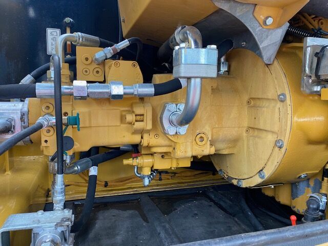 2012 Caterpillar, 10.552 mth, Import Auf Lager in der EU — Foto 11 z 16