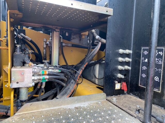 2012 Caterpillar, 10.552 mth, Import Auf Lager in der EU — Foto 12 z 16