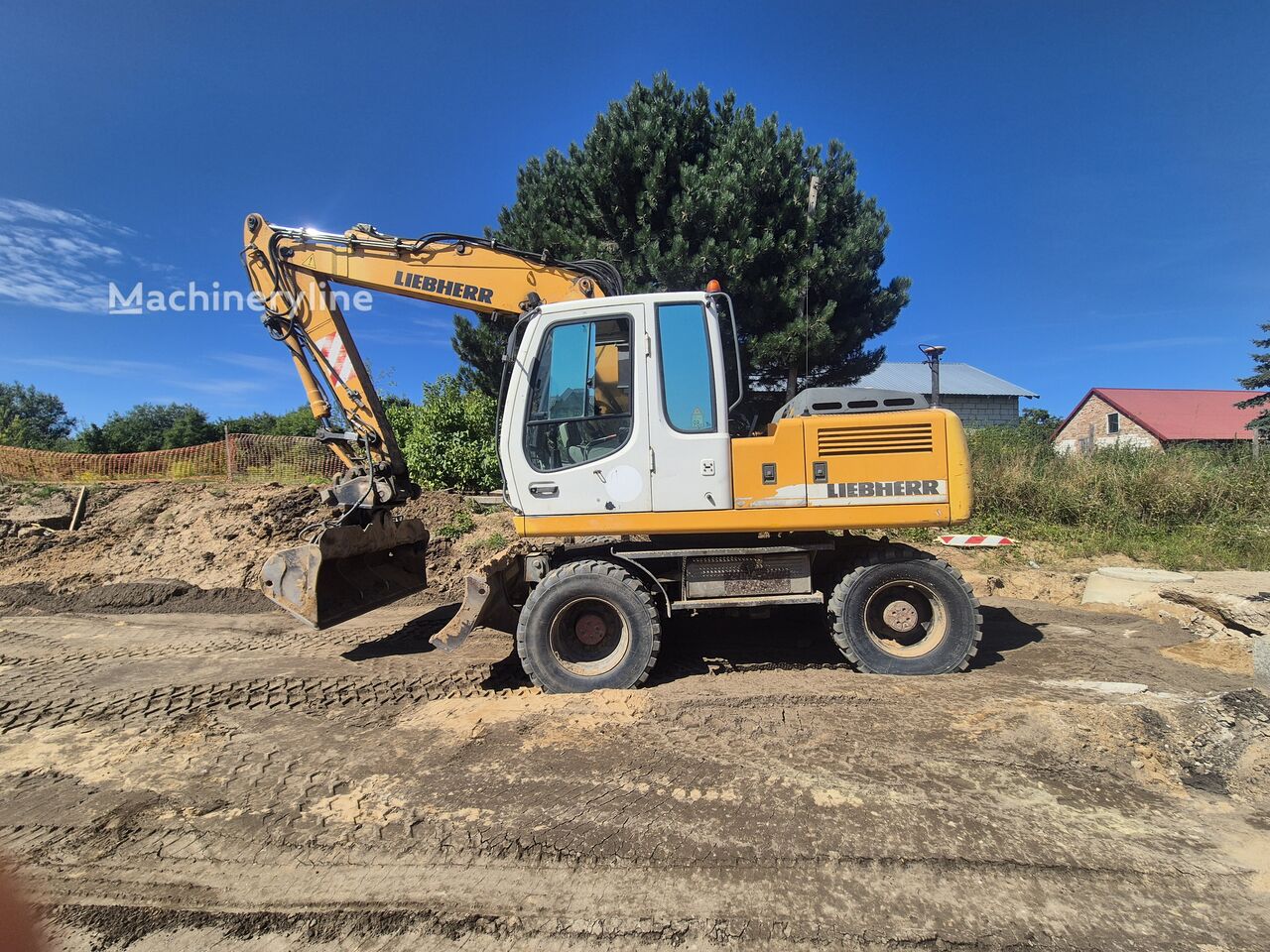 2004 Liebherr, 19.000 mth, Import Auf Lager in der EU — Foto 1 | AMECAR 2004 Liebherr, 19.000 mth, Import Auf Lager in der EU — Foto 1