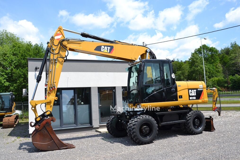 2013 Caterpillar, 12.100 mth, Import Auf Lager in der EU — Foto 1 | AMECAR 2013 Caterpillar, 12.100 mth, Import Auf Lager in der EU — Foto 1
