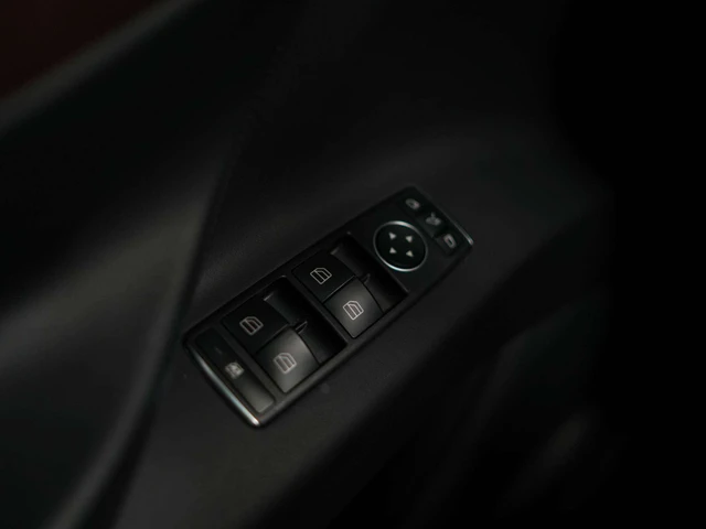 2021 Tesla Model X LONG RANGE PLUS | AUTOPILOT, schwarz, 24.922 km, Import Kanada — Foto 10 z 20