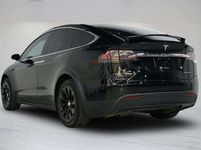 2021 Tesla Model X LONG RANGE PLUS | AUTOPILOT, schwarz, 24.922 km, Import Kanada — Foto 5 z 20