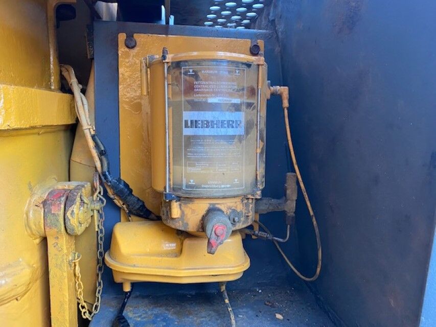 2010 Liebherr, Import Auf Lager in der EU — Foto 12 z 15