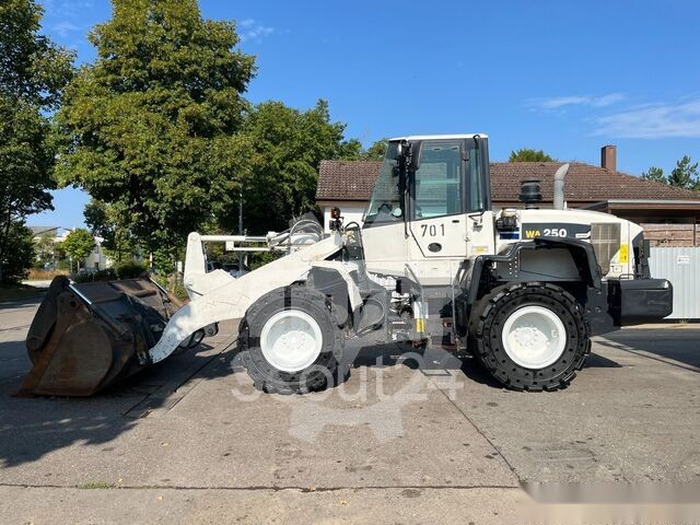 2011 Komatsu LOADER, 12.390 mth, Import Auf Lager in der EU — Foto 1