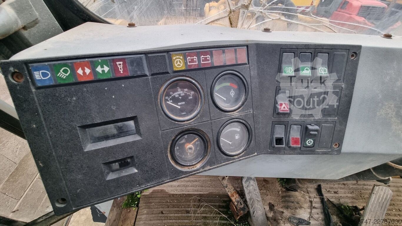 1990 Hanomag 70 E, 2.771 mth, Import Auf Lager in der EU — Foto 3 z 5