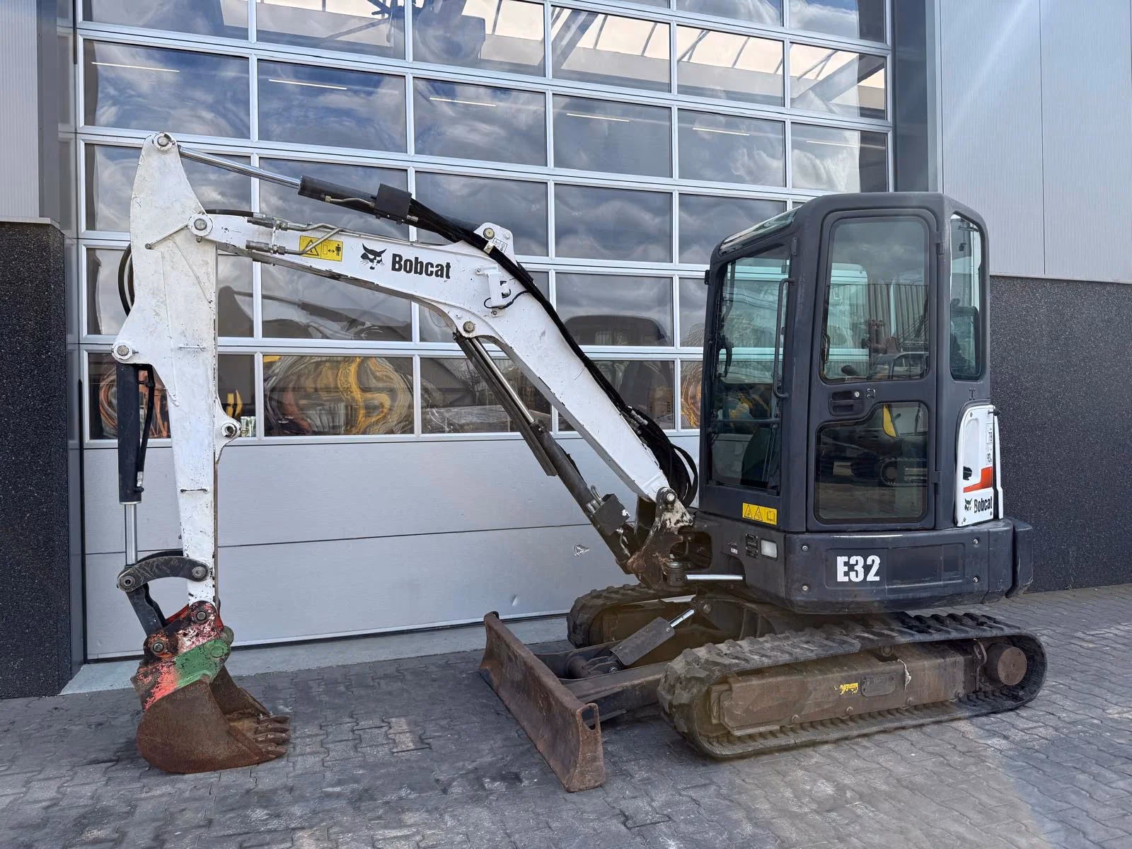 2015 Bobcat E32, 2.780 mth, Import Auf Lager in der EU — Foto 2 z 12