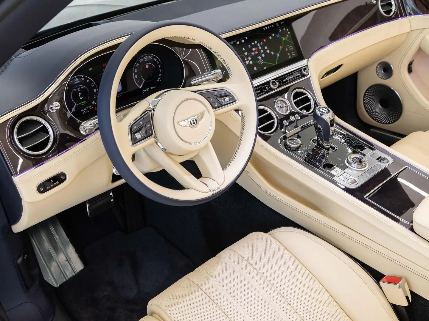 2026 Bentley Continental, 900 km, Deutschland — Foto 6 z 12