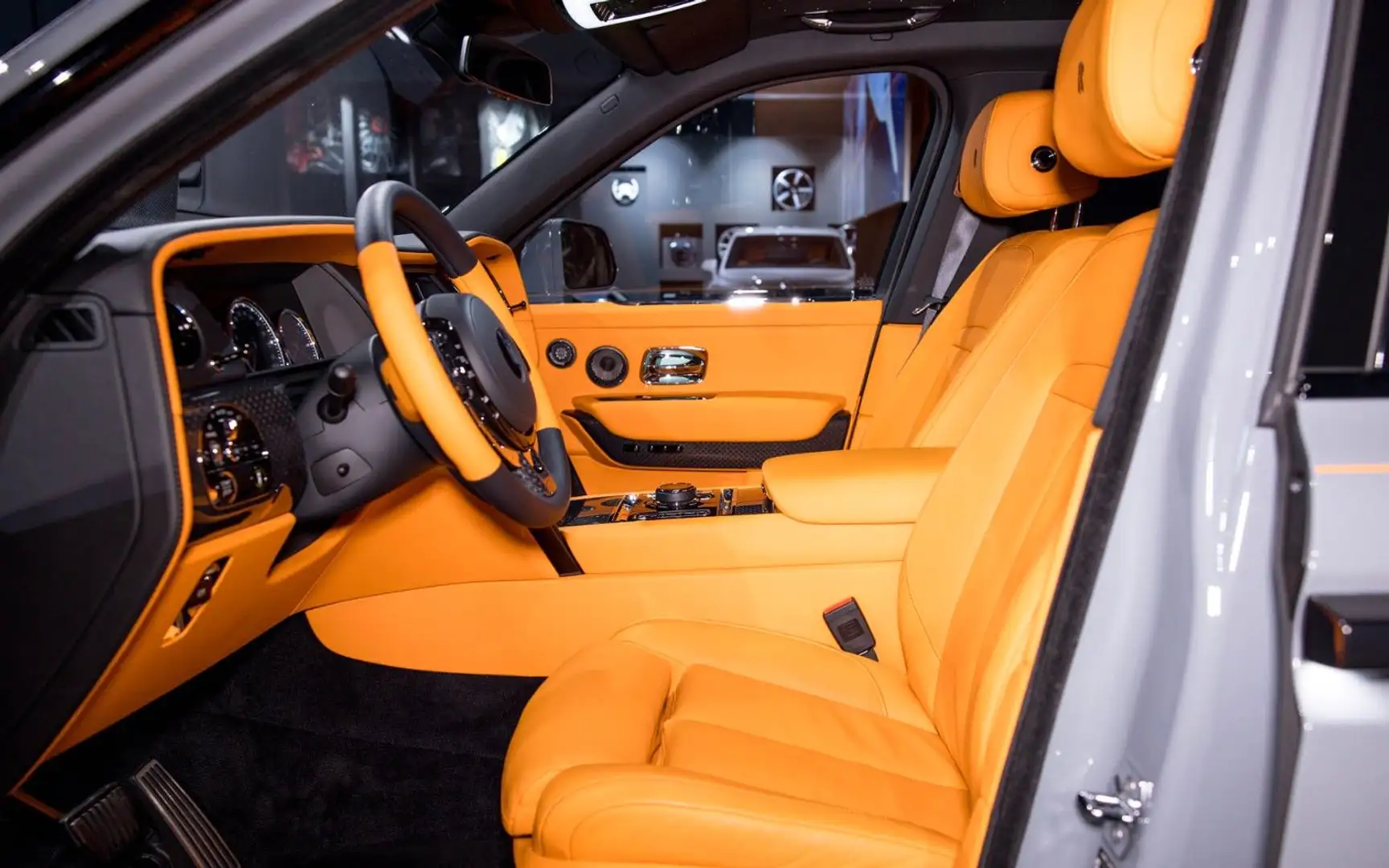2023 Rolls-Royce Cullinan, schwarz, 29.000 km, Deutschland — Foto 11 z 12