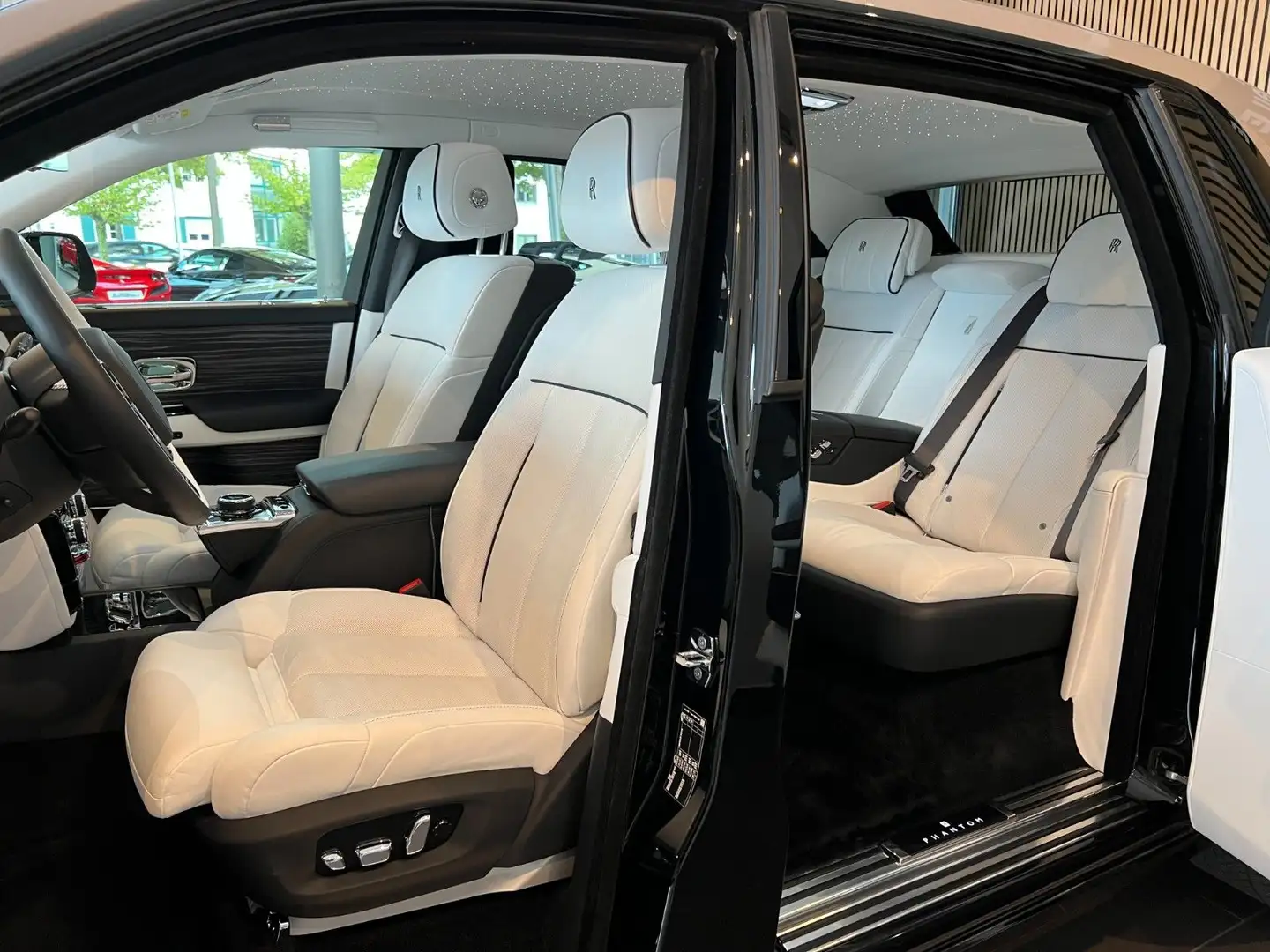 2024 Rolls-Royce Phantom, 13.500 km, Deutschland — Foto 10 z 12