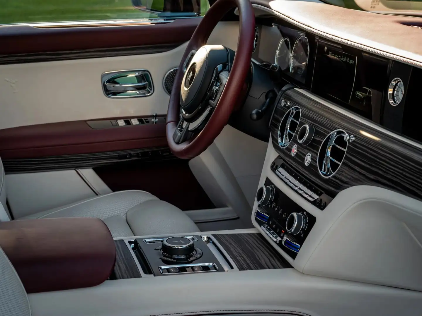 2023 Rolls-Royce Ghost, 15.535 km, Deutschland — Foto 10 z 12