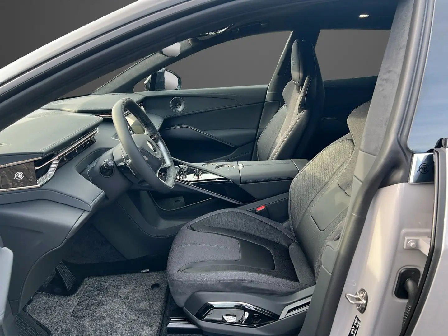 2026 Lotus Eletre, 8.950 km, Deutschland — Foto 12 z 12