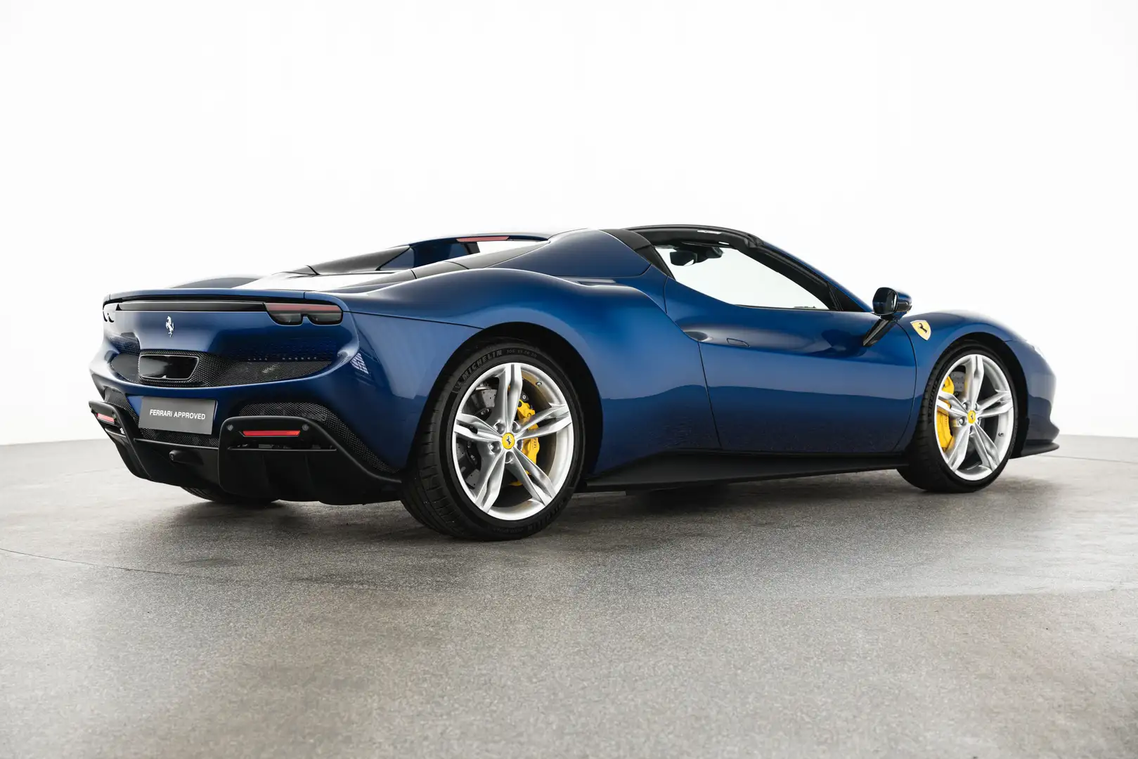 2025 Ferrari 296, 3.645 km, Österreich — Foto 5 z 12