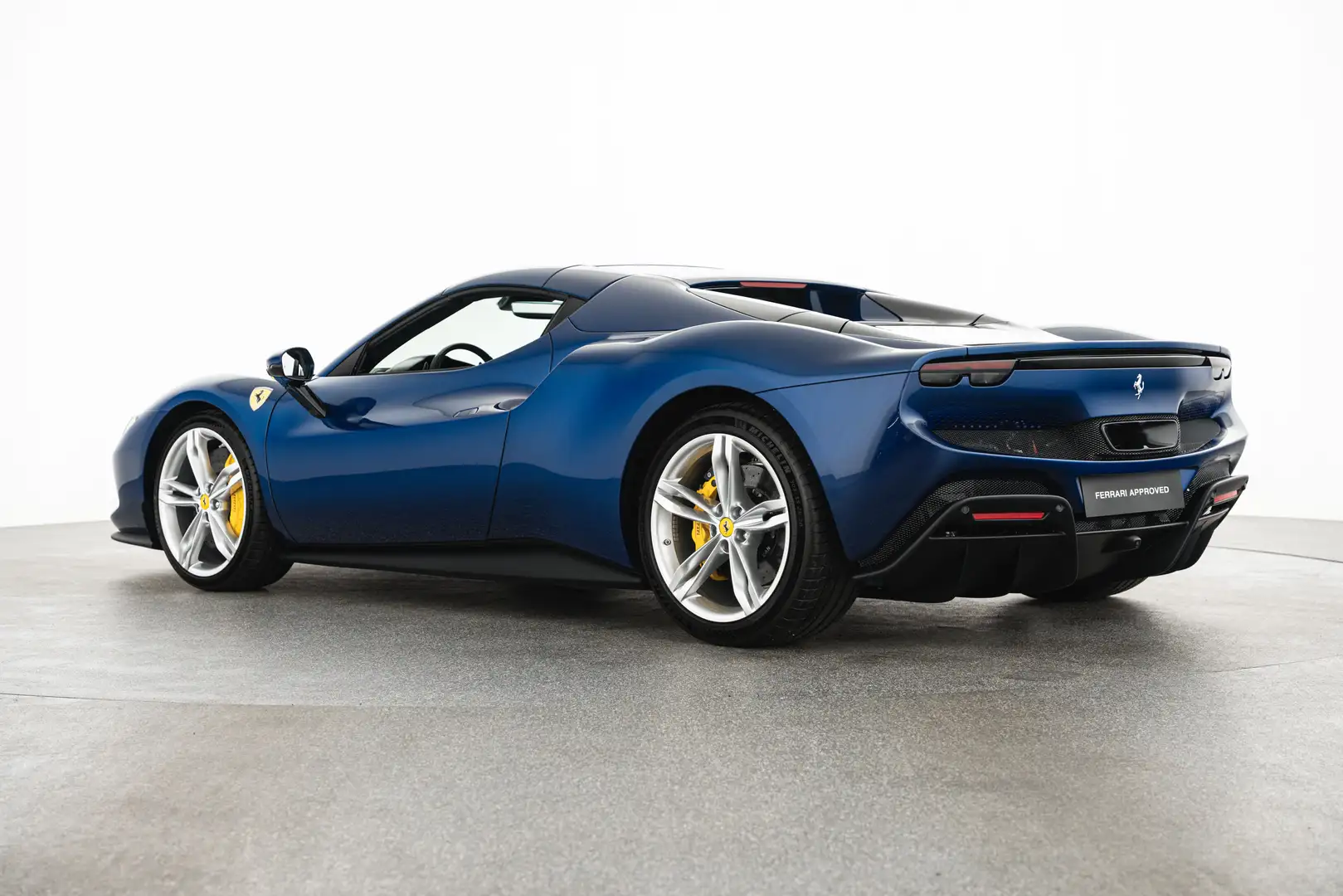 2025 Ferrari 296, 3.645 km, Österreich — Foto 7 z 12