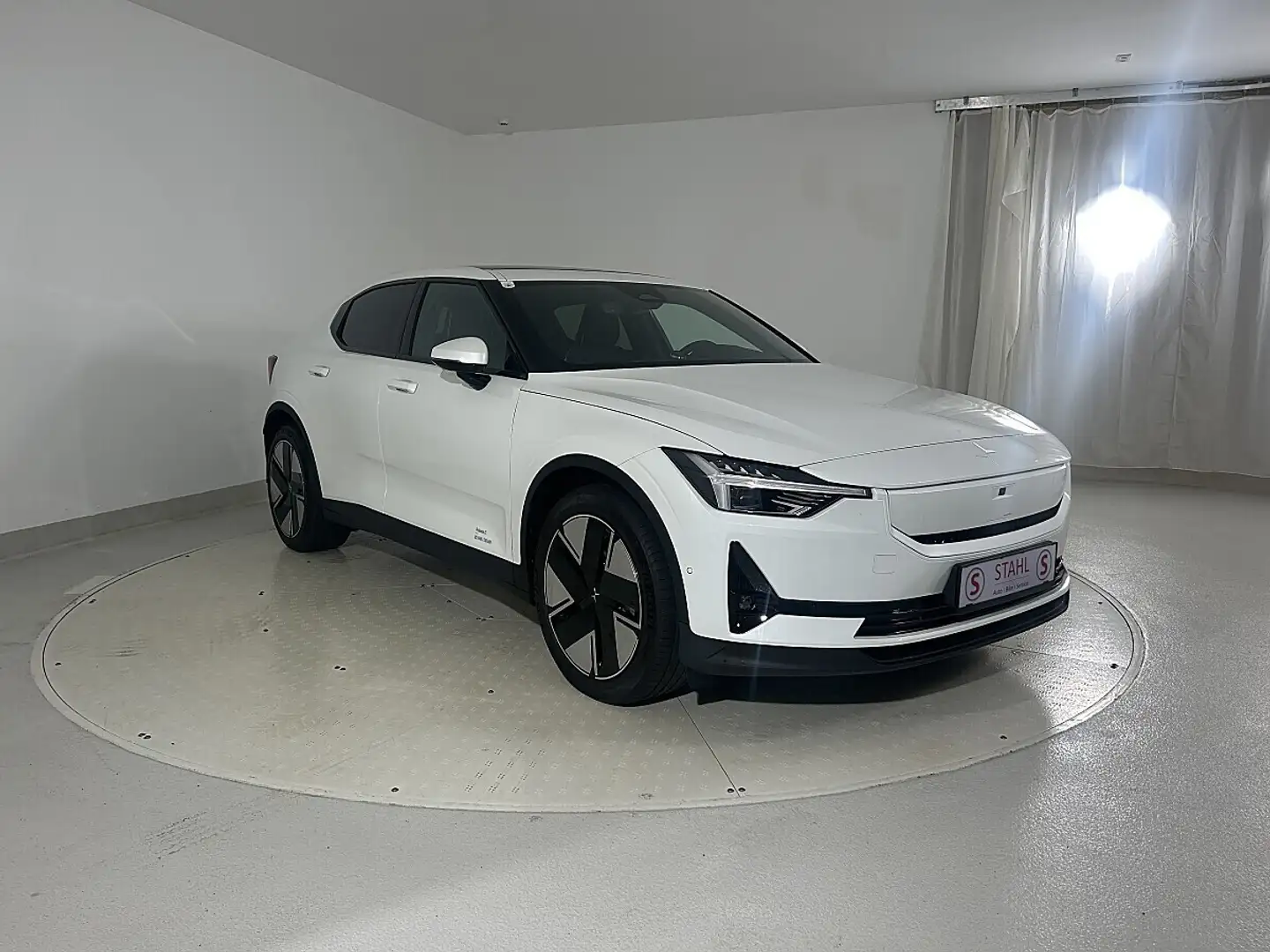 2026 Polestar 2, 5.000 km, Österreich — Foto 4 z 12