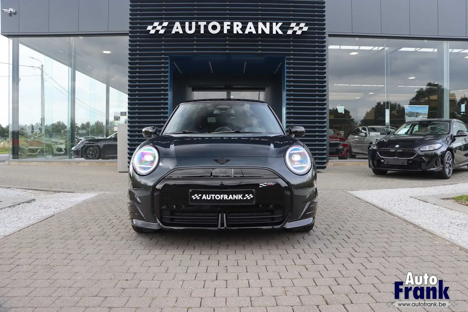 2025 MINI Cooper SE, 971 km, Belgien — Foto 2 z 12