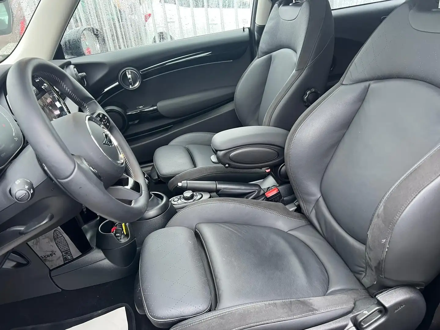 2024 MINI Cooper S, 17.000 km, Belgien — Foto 7 z 12