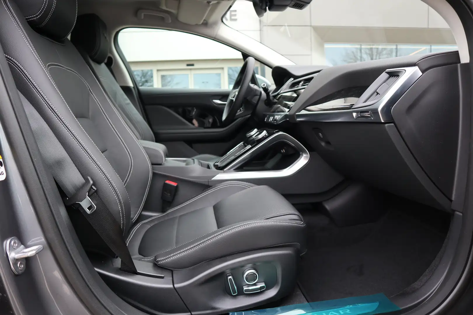 2024 Jaguar I-Pace, 39.500 km, Belgien — Foto 3 z 12