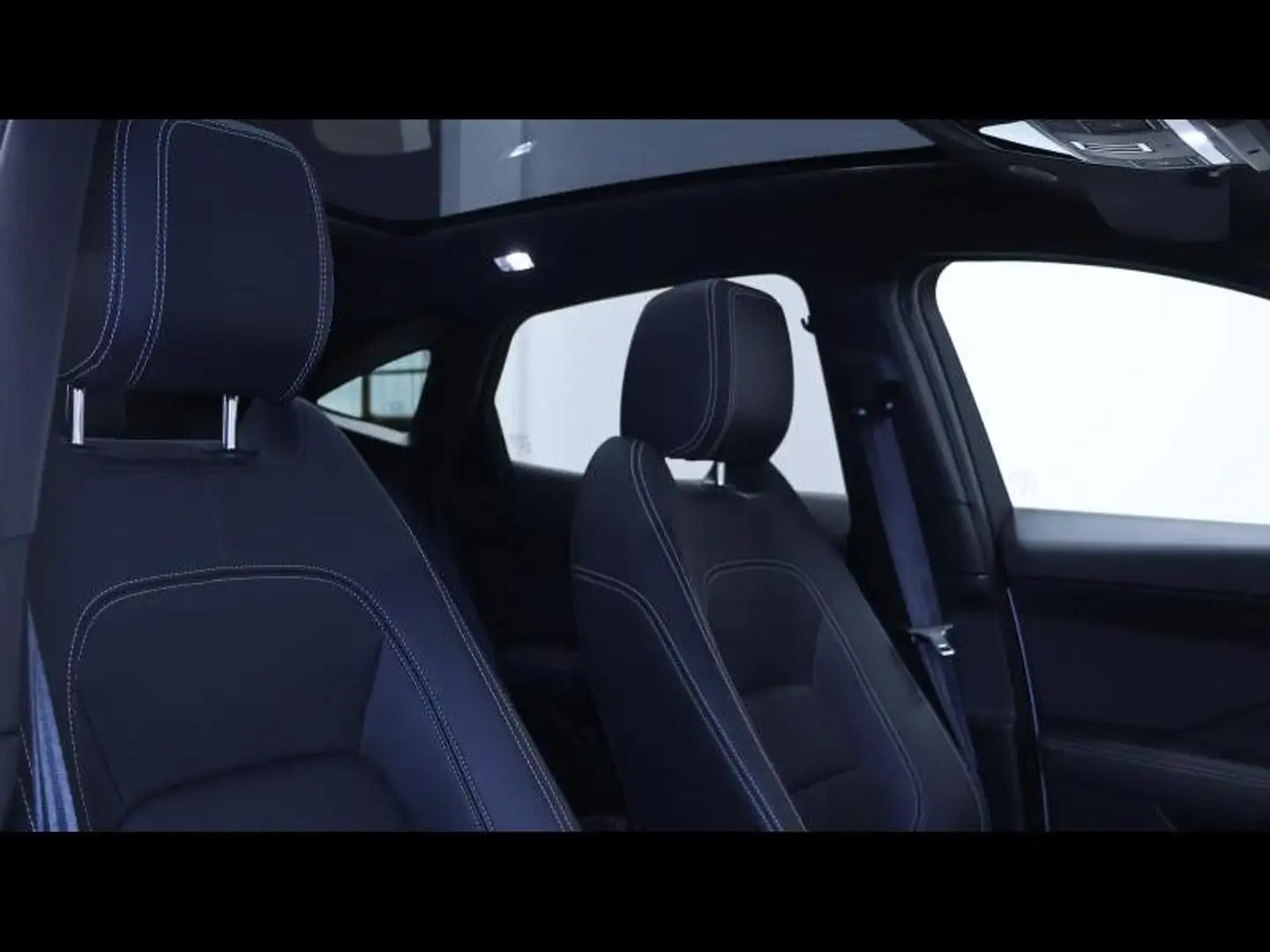 2024 Jaguar E-Pace, 24.657 km, Belgien — Foto 10 z 12