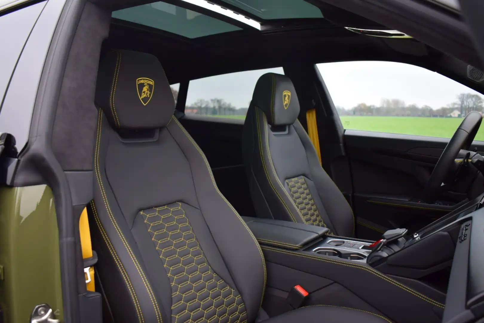 2024 Lamborghini Urus, 5.785 km, Belgien — Foto 2 z 12