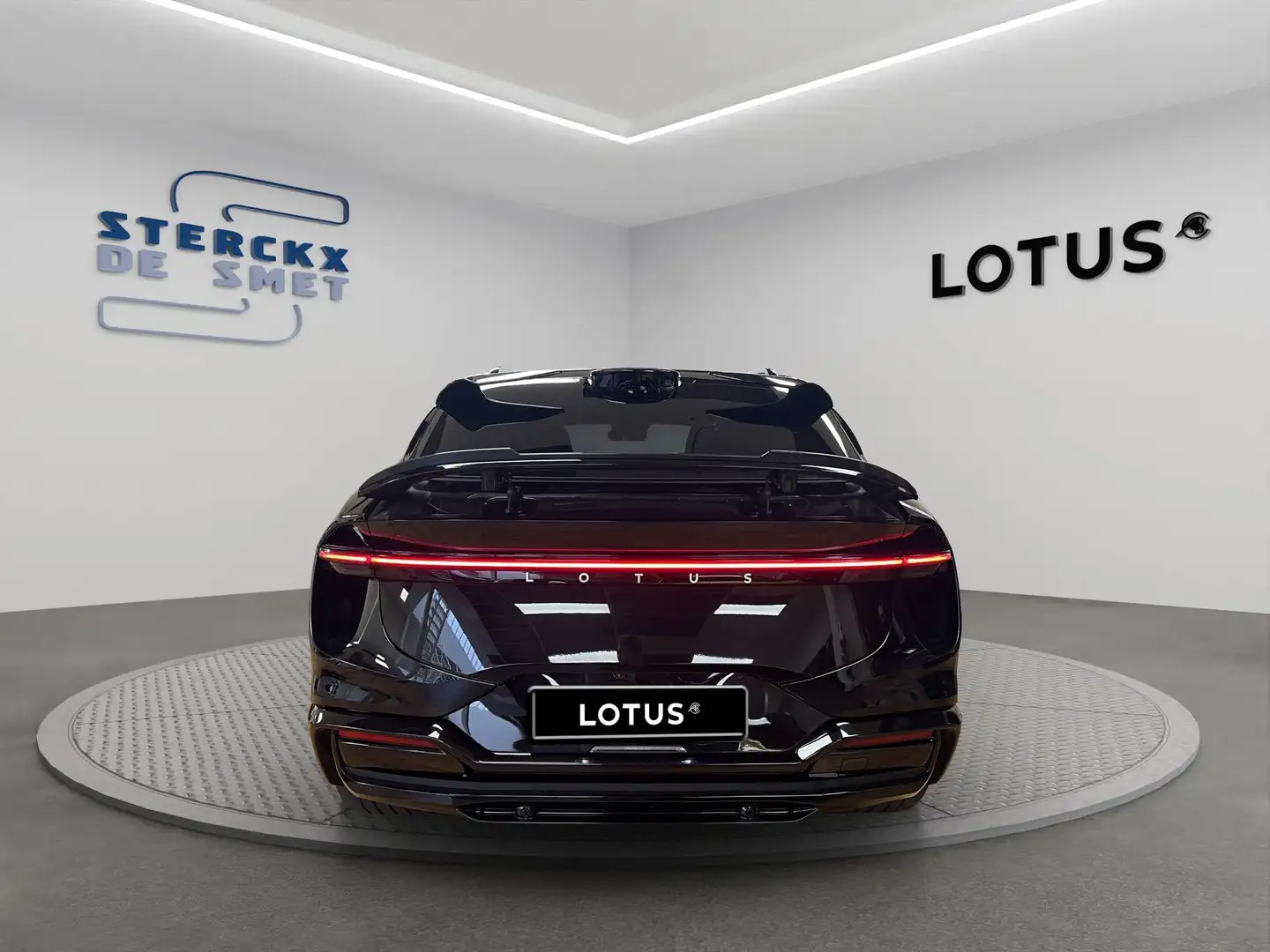 2024 Lotus Eletre, 27.500 km, Belgien — Foto 5 z 12