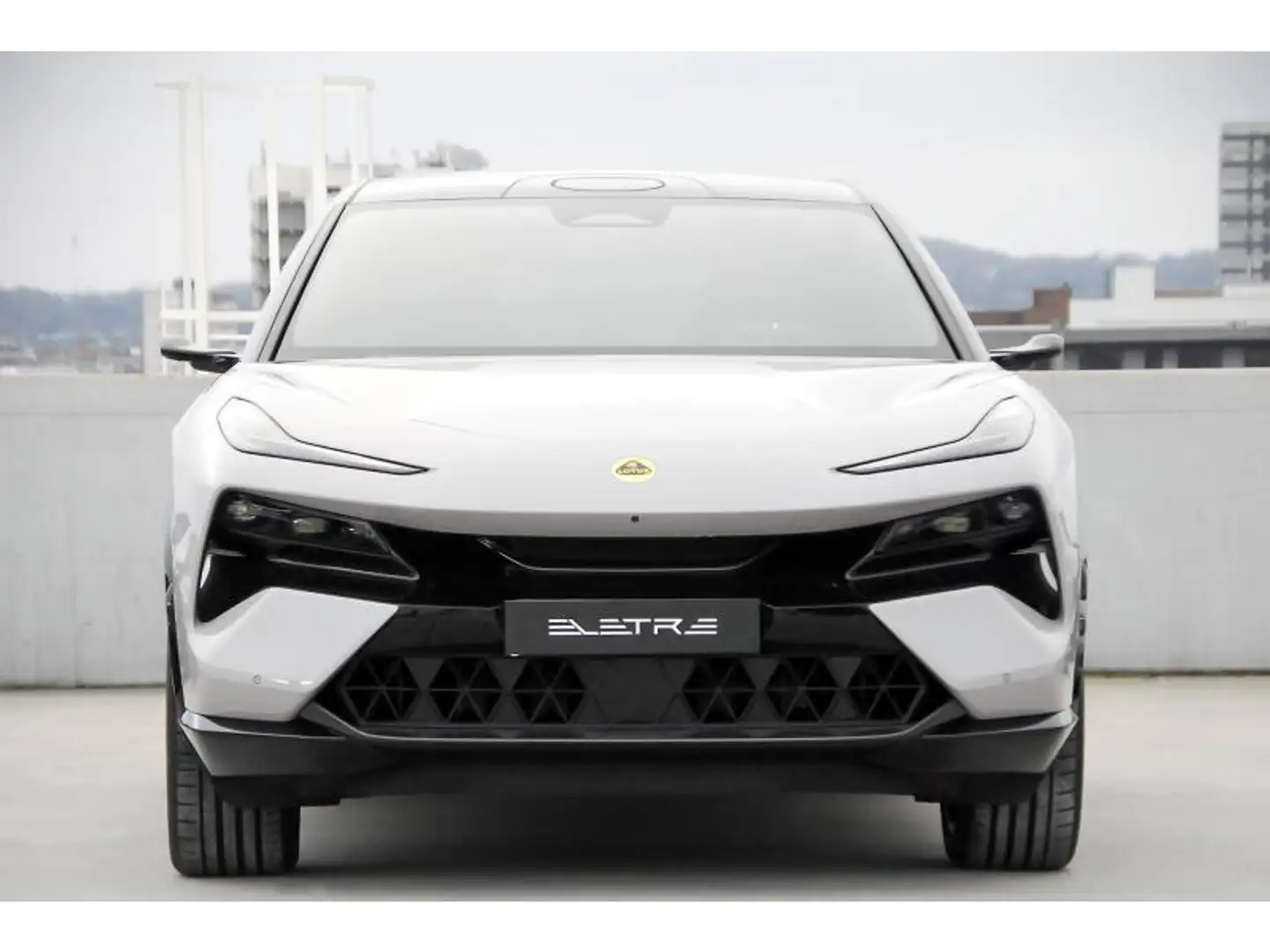 2024 Lotus Eletre, grau, 10 km, Belgien — Foto 2 z 12