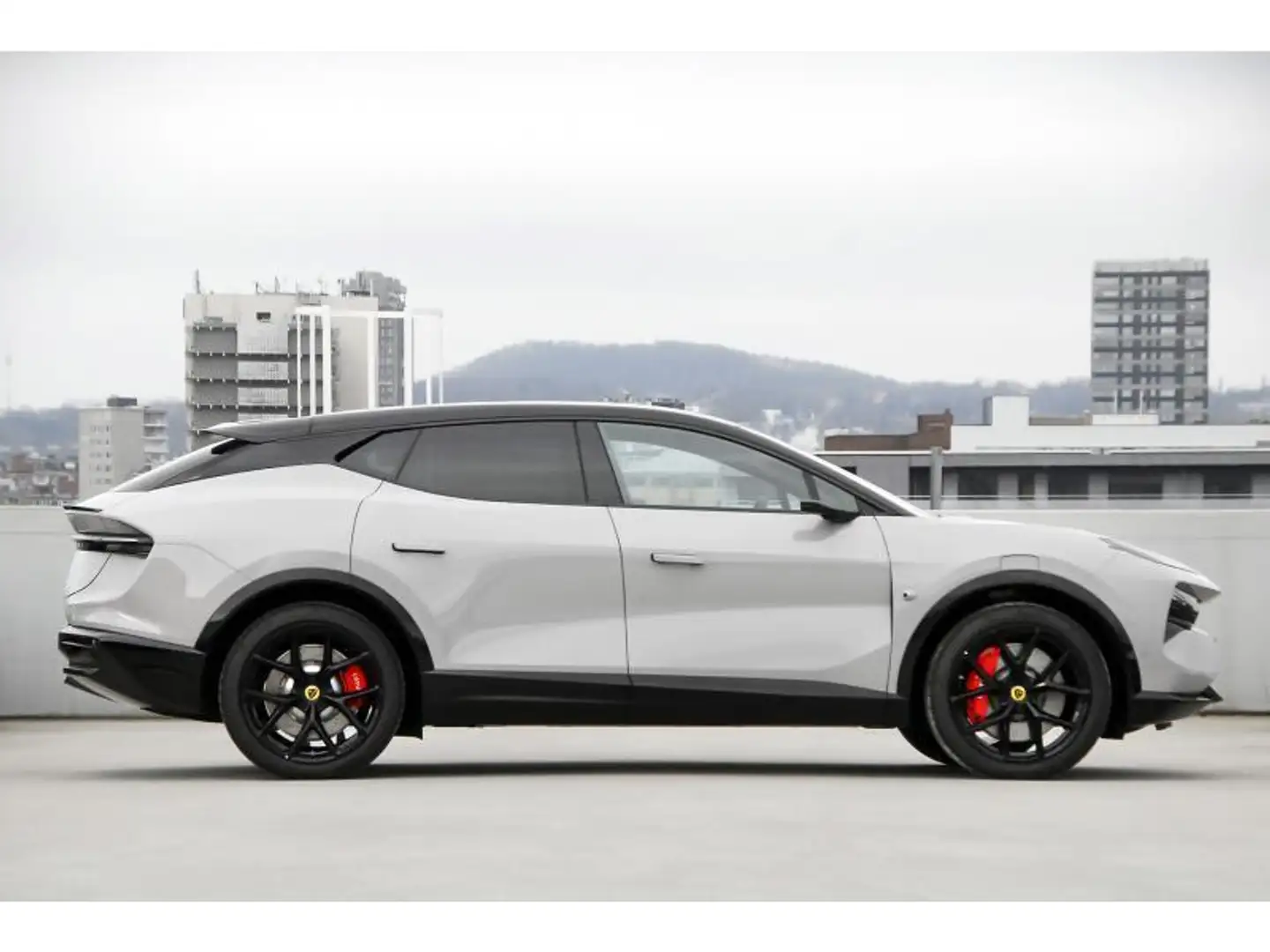 2024 Lotus Eletre, grau, 10 km, Belgien — Foto 3 z 12