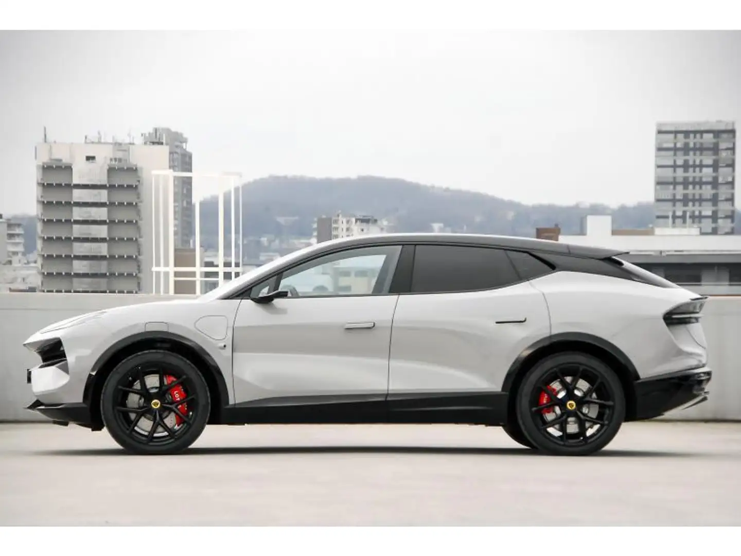 2024 Lotus Eletre, grau, 10 km, Belgien — Foto 4 z 12