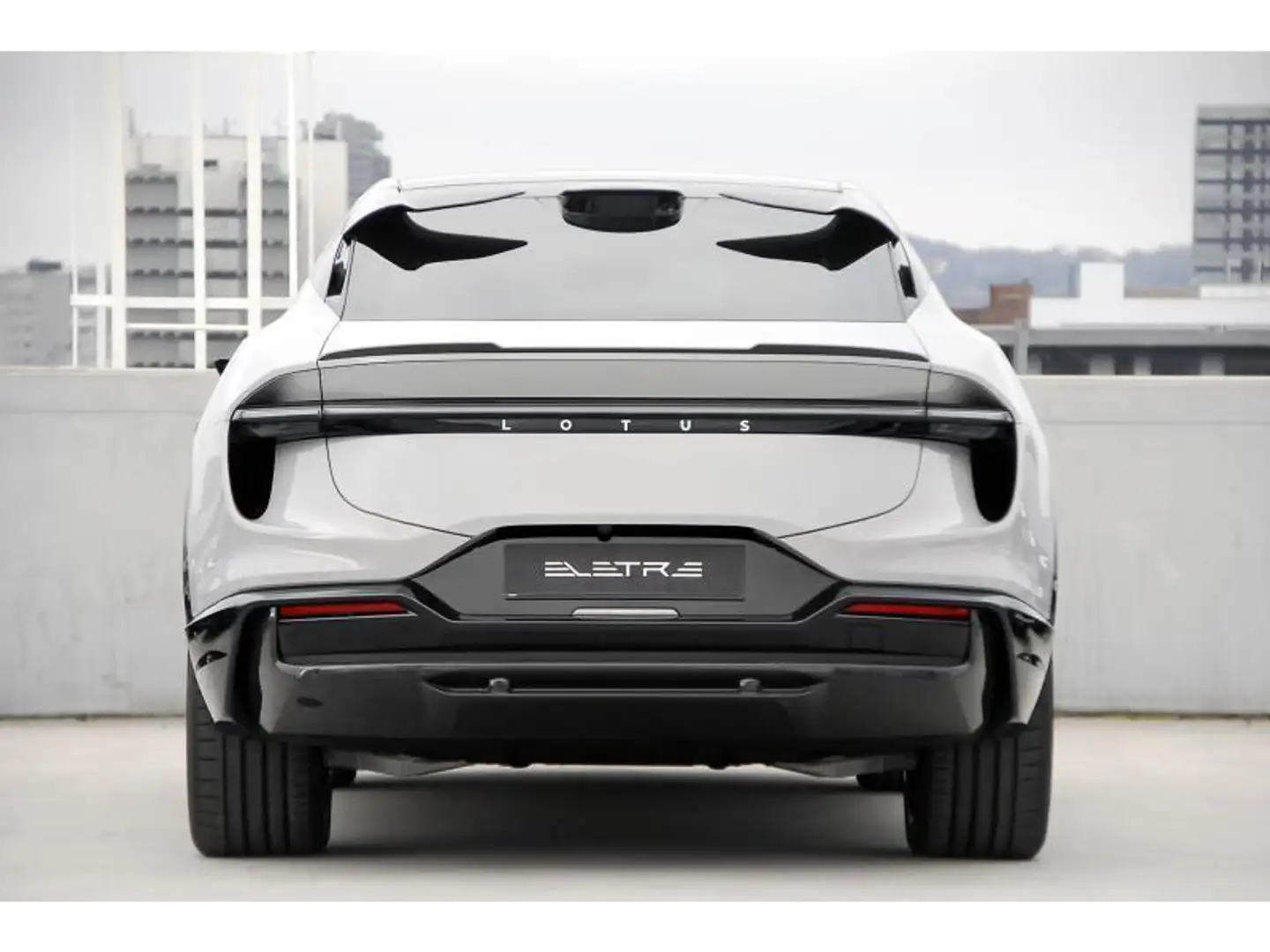 2024 Lotus Eletre, grau, 10 km, Belgien — Foto 7 z 12