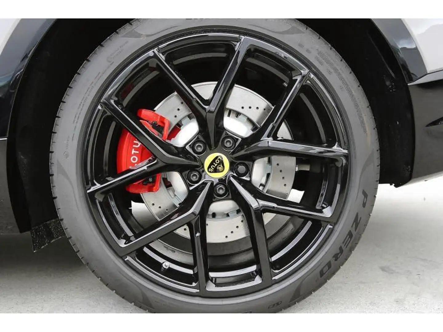 2024 Lotus Eletre, grau, 10 km, Belgien — Foto 8 z 12