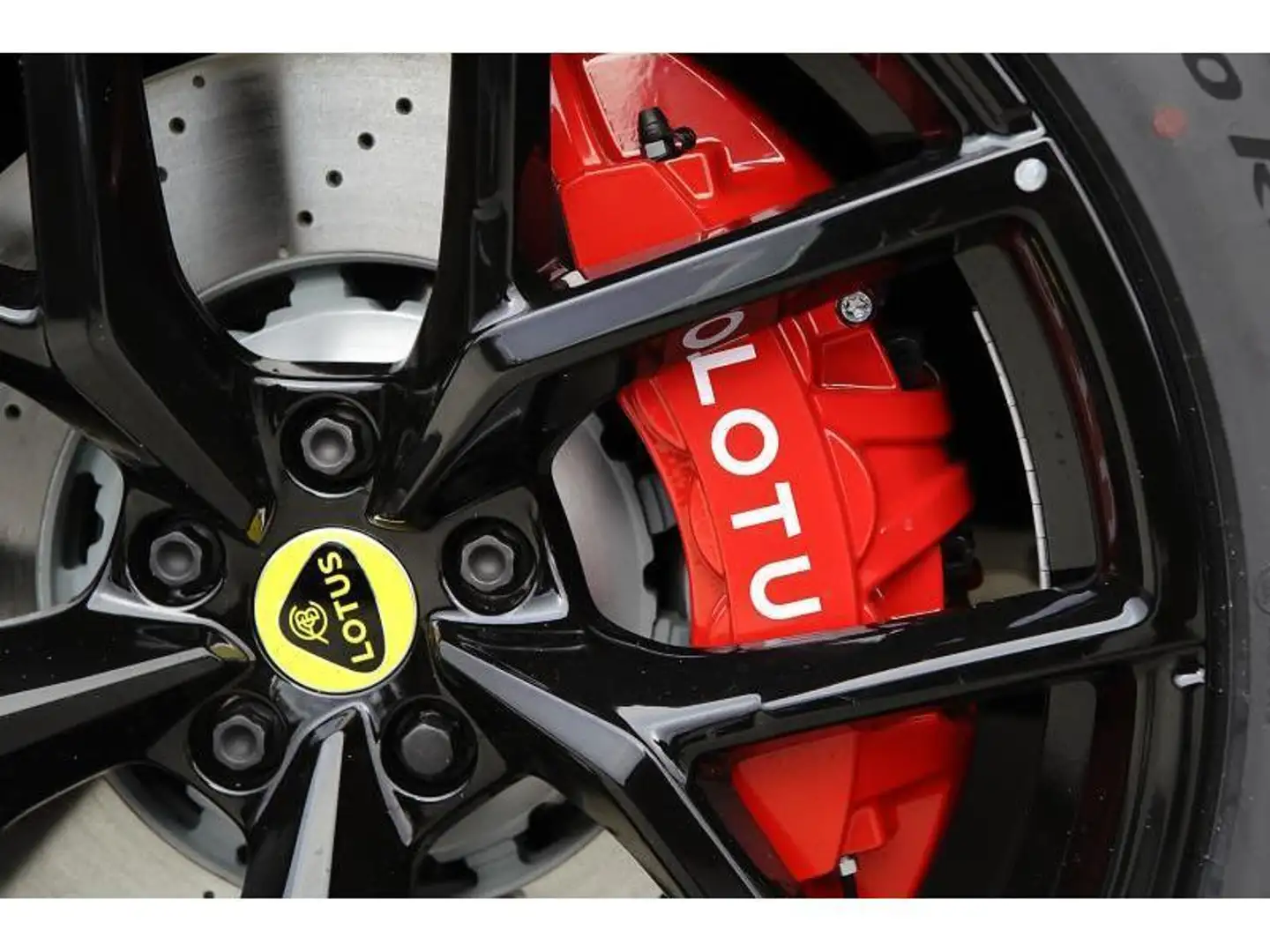 2024 Lotus Eletre, grau, 10 km, Belgien — Foto 9 z 12