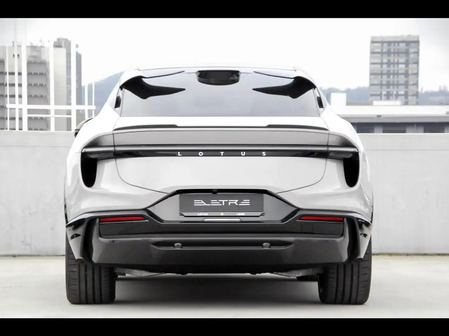 2024 Lotus Eletre, grau, 10 km, Belgien — Foto 6 z 12