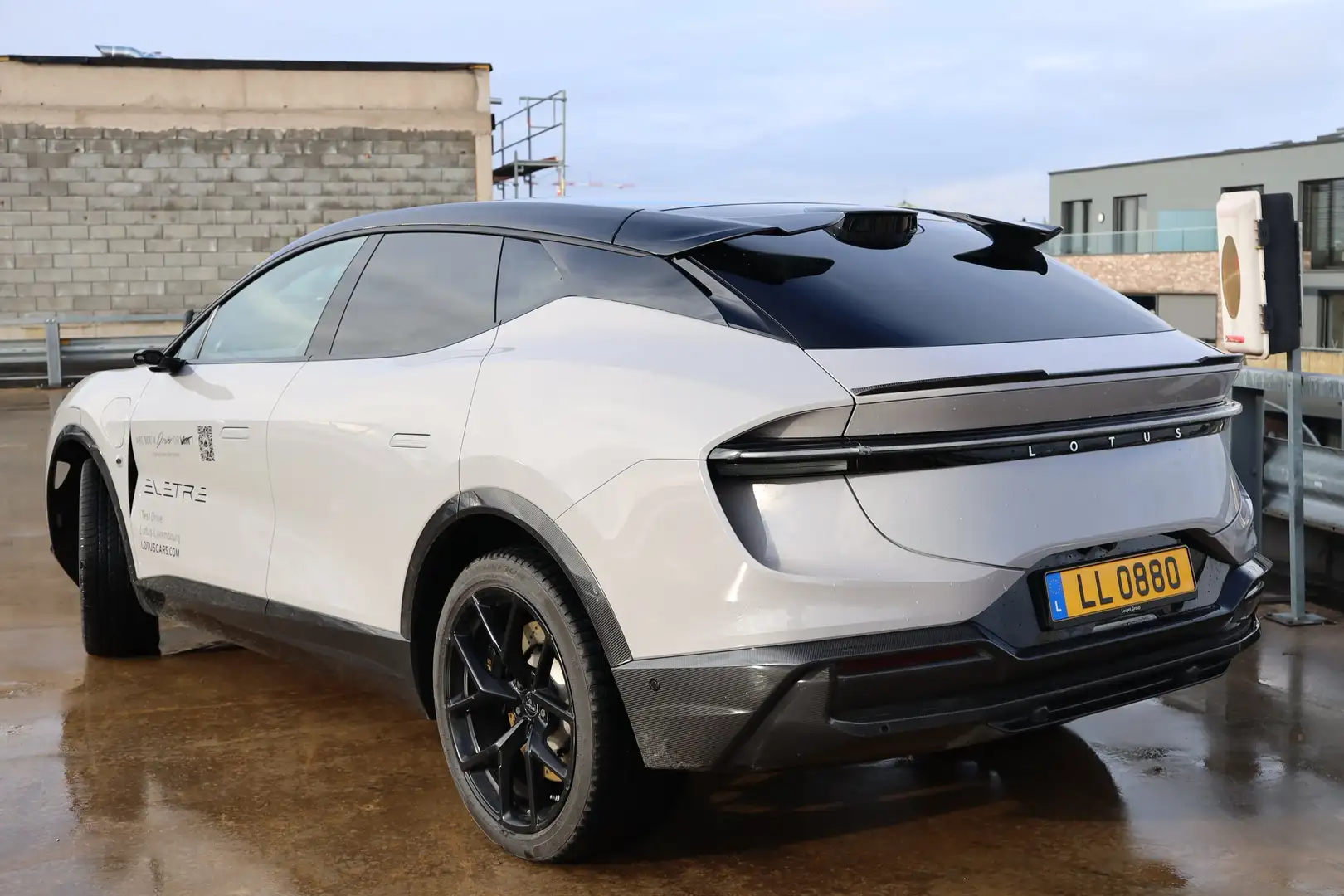 2025 Lotus Eletre, 15.000 km, Belgien — Foto 5 z 12
