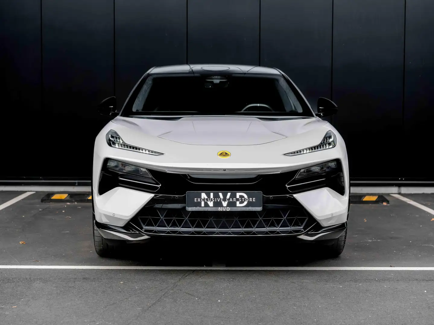 2023 Lotus Eletre, 18.000 km, Belgien — Foto 5 z 12