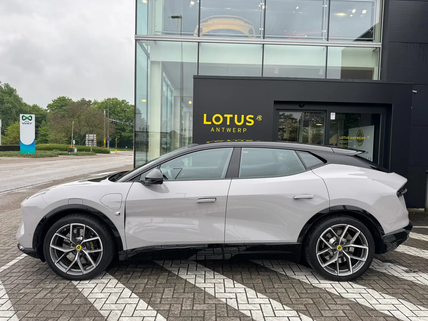 2023 Lotus Eletre, grau, 52.556 km, Belgien — Foto 1